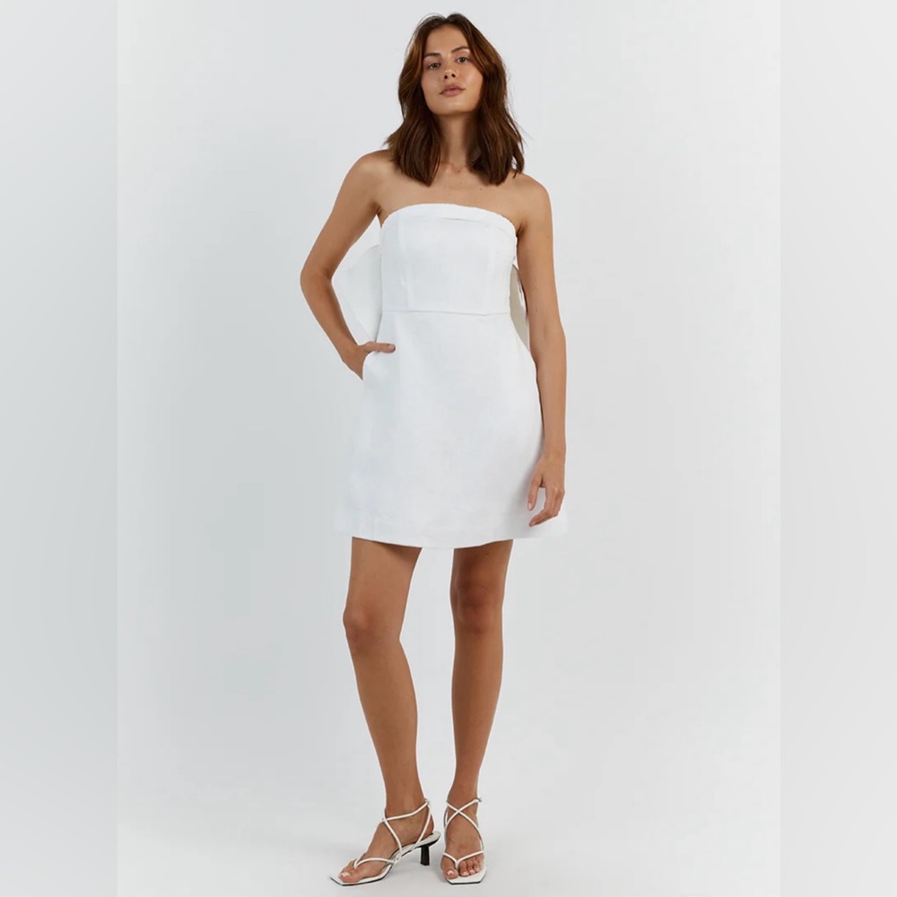 Dissh - linen white dress with a bow